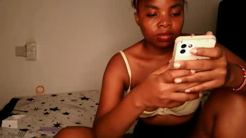 queen_joy123 online show from November 22, 2025, 4:44 am