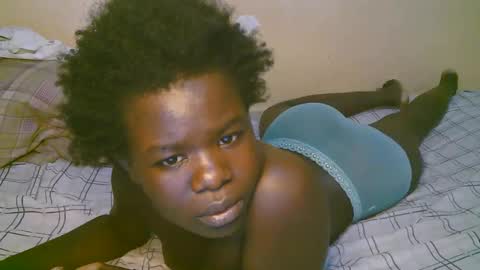 Snapshot of queen_latasha chatting on April 18, 2026, 9:46 am queen_latasha online show from April 18, 2026, 9:46 am