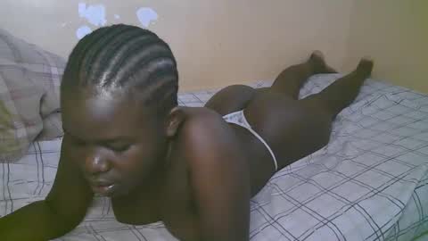Snapshot of queen_latasha chatting on April 21, 2026, 5:47 am queen_latasha online show from April 21, 2026, 5:47 am