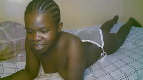 Snapshot of queen_latasha chatting on April 21, 2026, 6:34 pm queen_latasha online show from April 21, 2026, 6:34 pm