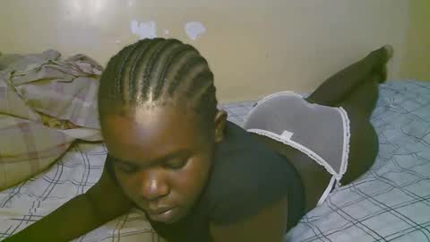Snapshot of queen_latasha chatting on April 22, 2026, 8:39 am queen_latasha online show from April 22, 2026, 8:39 am