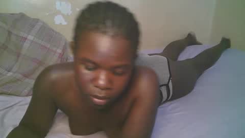 Snapshot of queen_latasha chatting on April 29, 2026, 8:18 am queen_latasha online show from April 29, 2026, 8:18 am
