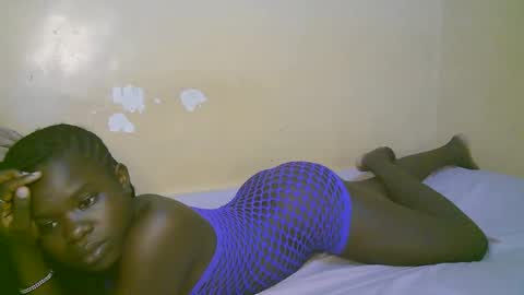 Snapshot of queen_latasha chatting on May 8, 2026, 6:46 pm queen_latasha online show from May 8, 2026, 6:46 pm