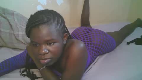 Snapshot of queen_latasha chatting on May 9, 2026, 7:57 am queen_latasha online show from May 9, 2026, 7:57 am
