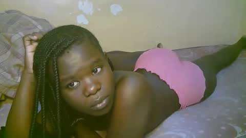 Snapshot of queen_latasha chatting on May 10, 2026, 3:33 am queen_latasha online show from May 10, 2026, 3:33 am
