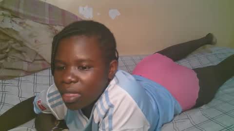 Snapshot of queen_latasha chatting on May 12, 2026, 5:10 pm queen_latasha online show from May 12, 2026, 5:10 pm