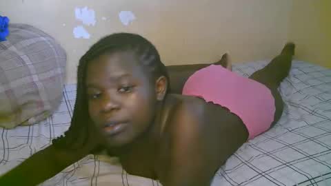 Snapshot of queen_latasha chatting on May 13, 2026, 8:01 am queen_latasha online show from May 13, 2026, 8:01 am