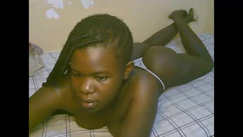 Snapshot of queen_latasha chatting on May 16, 2026, 2:41 am queen_latasha online show from May 16, 2026, 2:41 am