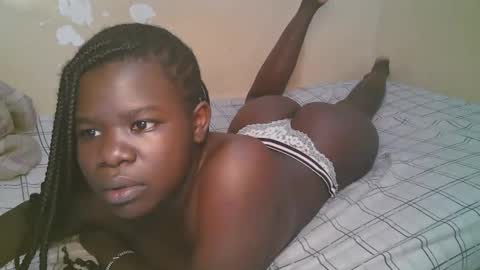 Snapshot of queen_latasha chatting on May 17, 2026, 4:10 am queen_latasha online show from May 17, 2026, 4:10 am