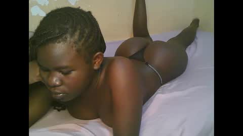 Snapshot of queen_latasha chatting on May 20, 2026, 7:58 am queen_latasha online show from May 20, 2026, 7:58 am