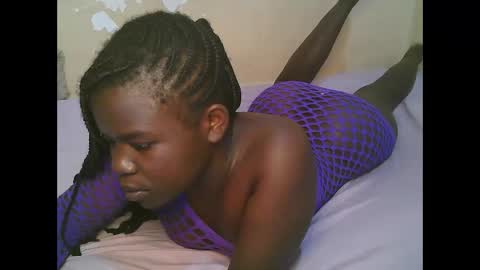 Snapshot of queen_latasha chatting on May 21, 2026, 8:21 am queen_latasha online show from May 21, 2026, 8:21 am