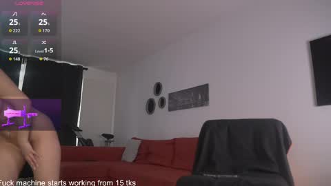 queen_leylla online show from March 23, 2026, 6:39 am