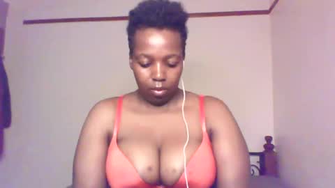 Snapshot of queen_melanine chatting on December 9, 2024, 12:56 am QUEEN online show from December 9, 2024, 12:56 am