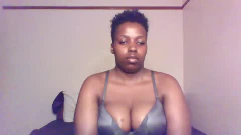 Snapshot of queen_melanine chatting on January 3, 2025, 2:43 am QUEEN online show from January 3, 2025, 2:43 am