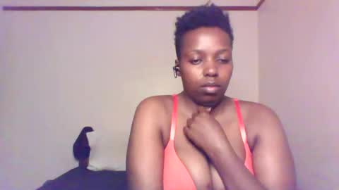 Snapshot of queen_melanine chatting on January 5, 2025, 3:22 am QUEEN online show from January 5, 2025, 3:22 am