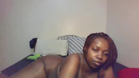 Snapshot of queen_melanine chatting on January 22, 2025, 12:59 am QUEEN online show from January 22, 2025, 12:59 am