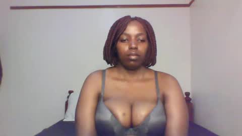 Snapshot of queen_melanine chatting on January 27, 2025, 3:37 am QUEEN online show from January 27, 2025, 3:37 am