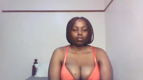 Snapshot of queen_melanine chatting on February 1, 2025, 1:02 am QUEEN online show from February 1, 2025, 1:02 am