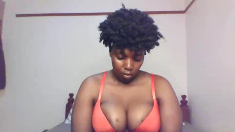 Snapshot of queen_melanine chatting on February 7, 2025, 3:12 am QUEEN online show from February 7, 2025, 3:12 am