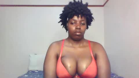 Snapshot of queen_melanine chatting on February 14, 2025, 1:34 am QUEEN online show from February 14, 2025, 1:34 am