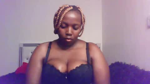 Snapshot of queen_melanine chatting on April 18, 2026, 11:36 am QUEEN online show from April 18, 2026, 11:36 am
