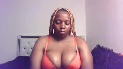Snapshot of queen_melanine chatting on April 23, 2026, 12:29 pm QUEEN online show from April 23, 2026, 12:29 pm