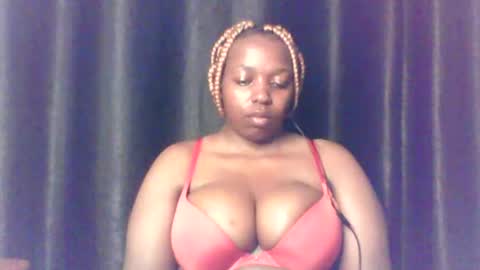 Snapshot of queen_melanine chatting on May 1, 2026, 4:28 am QUEEN online show from May 1, 2026, 4:28 am