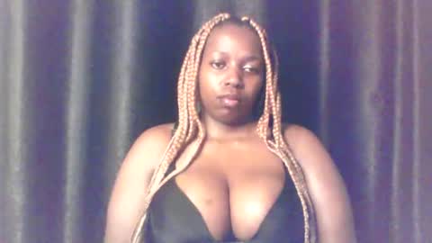 Snapshot of queen_melanine chatting on May 6, 2026, 4:19 am QUEEN online show from May 6, 2026, 4:19 am