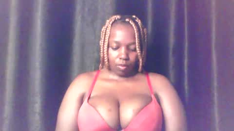 Snapshot of queen_melanine chatting on May 8, 2026, 4:07 am QUEEN online show from May 8, 2026, 4:07 am