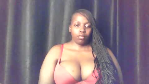 Snapshot of queen_melanine chatting on May 16, 2026, 11:42 am QUEEN online show from May 16, 2026, 11:42 am