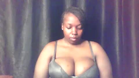 Snapshot of queen_melanine chatting on May 29, 2026, 4:43 am QUEEN online show from May 29, 2026, 4:43 am
