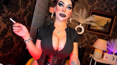 Snapshot of queen_mirahh chatting on October 6, 2025, 3:26 am queen mira maria shantal online show from October 6, 2025, 3:26 am