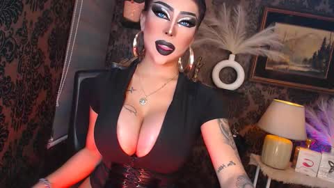 Snapshot of queen_mirahh chatting on October 9, 2025, 5:27 am queen mira maria shantal online show from October 9, 2025, 5:27 am