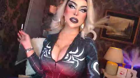 Snapshot of queen_mirahh chatting on October 14, 2025, 1:06 am queen mira maria shantal online show from October 14, 2025, 1:06 am