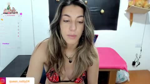 queen_natttyy online show from December 25, 2024, 4:54 pm