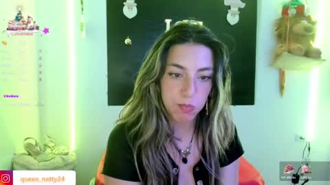 queen_natttyy online show from January 5, 2025, 7:28 am