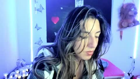queen_natttyy online show from March 9, 2025, 6:39 am