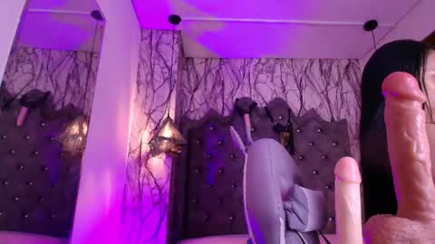 Snapshot of queen_nyxx chatting on June 13, 2026, 2:42 am QueenNyx online show from June 13, 2026, 2:42 am