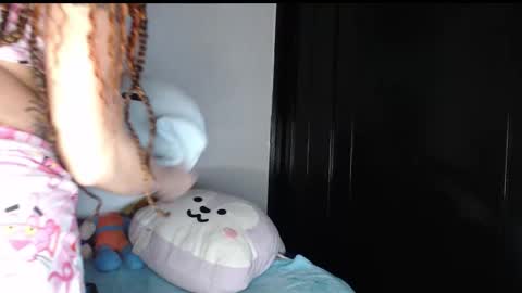 queen_of_m111lk online show from November 21, 2025, 2:21 am