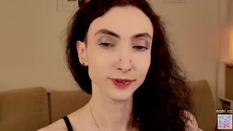 Snapshot of queen_of_tease chatting on February 4, 2026, 10:15 pm queen_of_tease online show from February 4, 2026, 10:15 pm