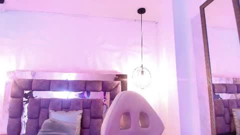 Snapshot of queen_perla_ chatting on July 1, 2026, 12:07 pm online show from July 1, 2026, 12:07 pm
