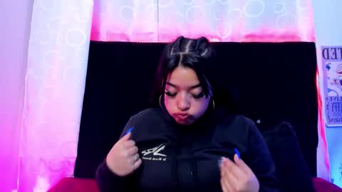 queen_salomme online show from December 18, 2025, 8:59 pm