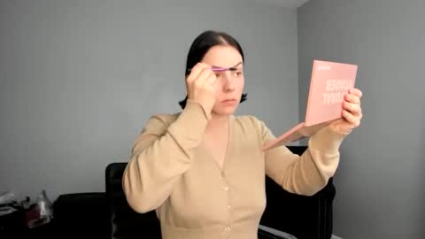 Snapshot of queenb2626 chatting on December 3, 2025, 9:46 pm Queen Blaire online show from December 3, 2025, 9:46 pm