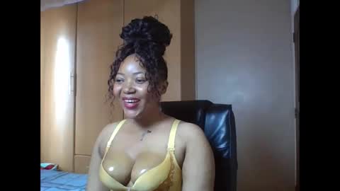 Snapshot of queenbebony2 chatting on April 28, 2026, 7:24 am Queenbebony2 online show from April 28, 2026, 7:24 am