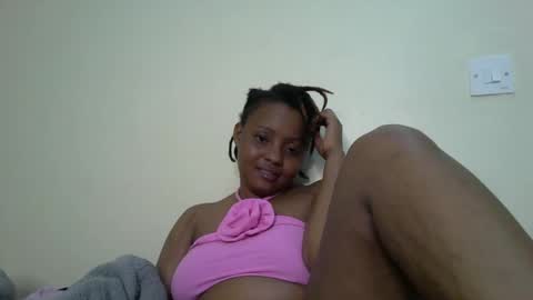 queen online show from November 4, 2025, 7:13 pm