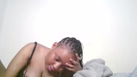 queen online show from February 9, 2026, 4:05 am