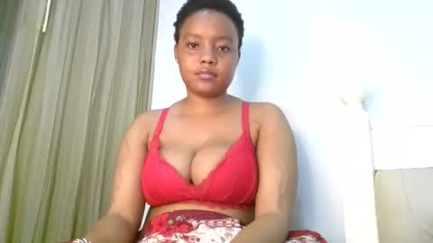 Snapshot of queenbeiby05 chatting on May 17, 2026, 8:49 pm queen online show from May 17, 2026, 8:49 pm
