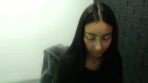 queenbyte_18 online show from December 5, 2025, 1:03 am