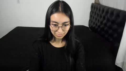 queenbyte_18 online show from February 15, 2026, 7:51 am