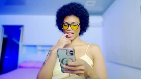 Snapshot of queendom_ing chatting on October 22, 2025, 11:26 pm Sweet Goddess online show from October 22, 2025, 11:26 pm